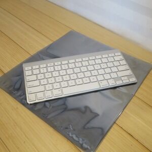 GENUINE Apple Wireless Keyboard A1314 Bluetooth Aluminum Keyboard Tested Working